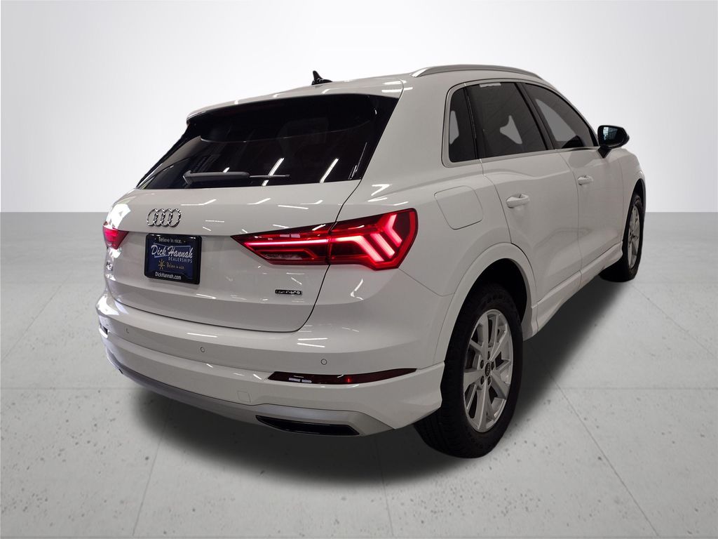 2023 Audi Q3 Premium