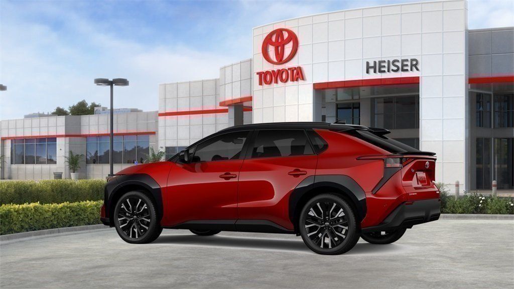 View vehicle photo 5