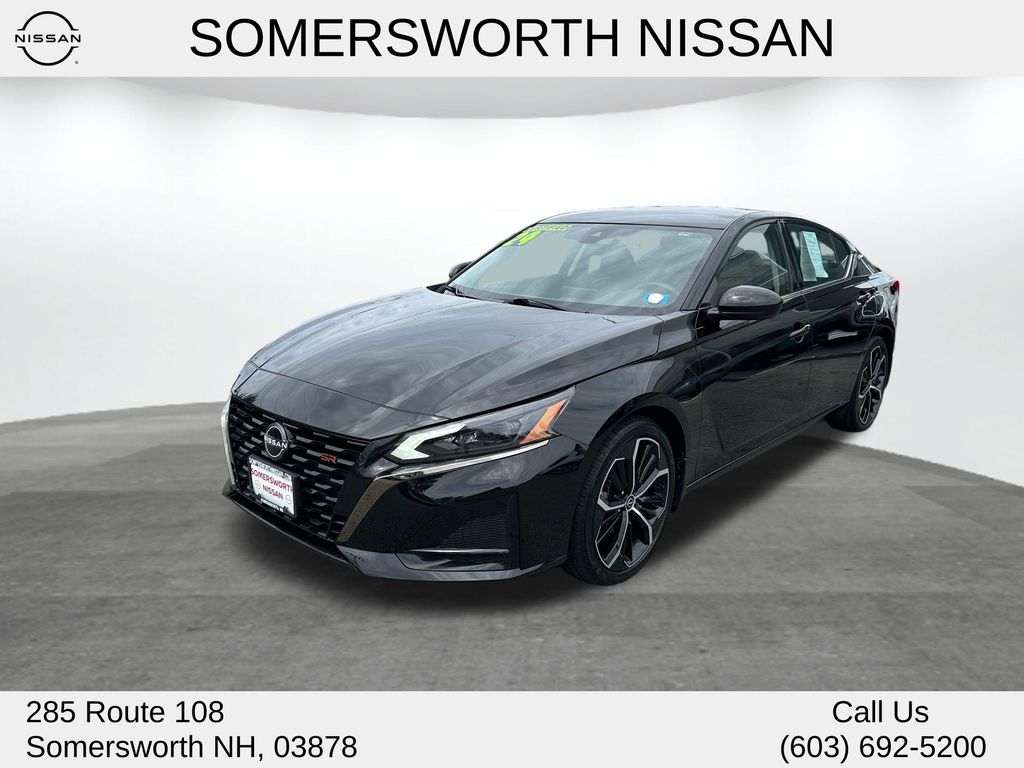 Super Black Clearcoat 2024 Nissan Altima Sedan Front-Wheel Drive Continuously Variable Transmission