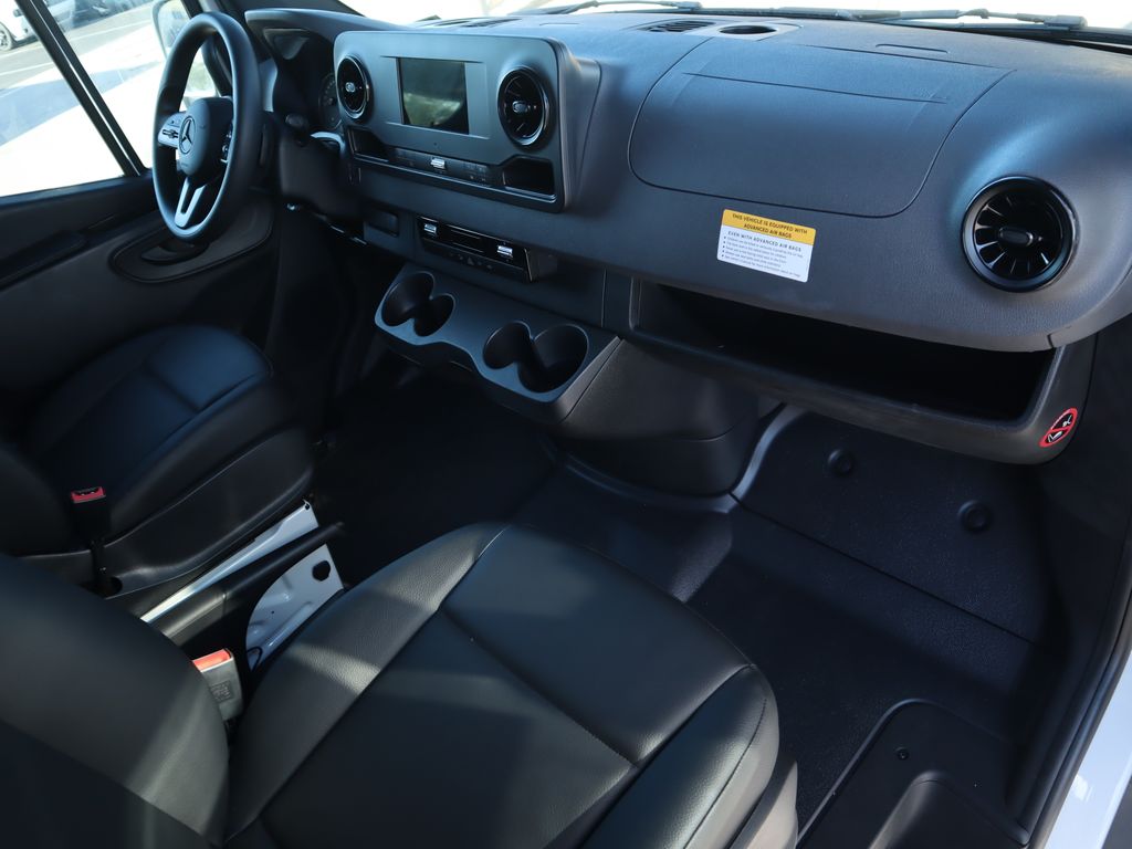 Thumbnail: 2023 Mercedes-Benz Sprinter - 17