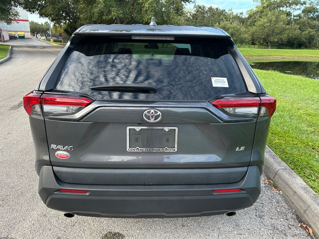 Thumbnail: 2022 Toyota RAV4 - 4