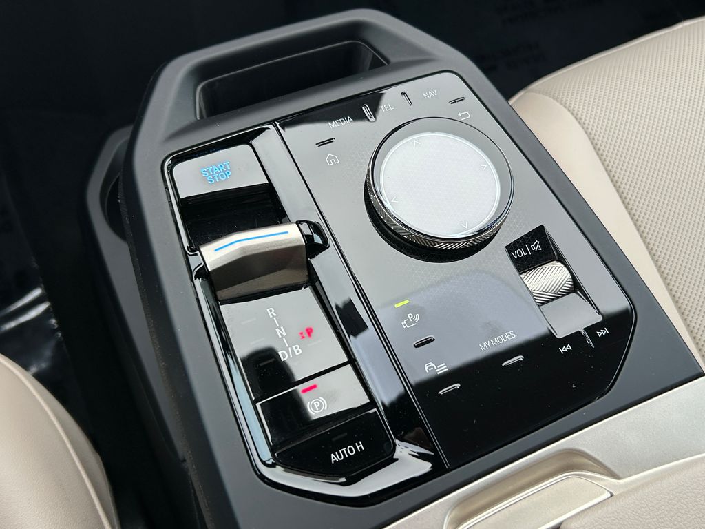 Thumbnail: 2024 BMW iX - 28