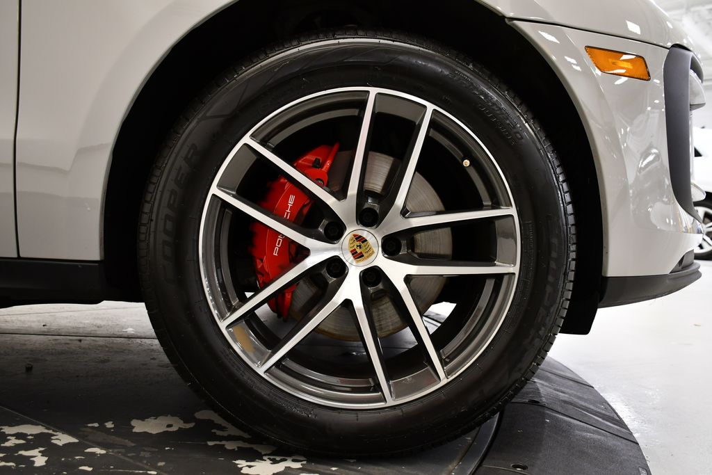 Thumbnail: 2024 Porsche Macan - 19