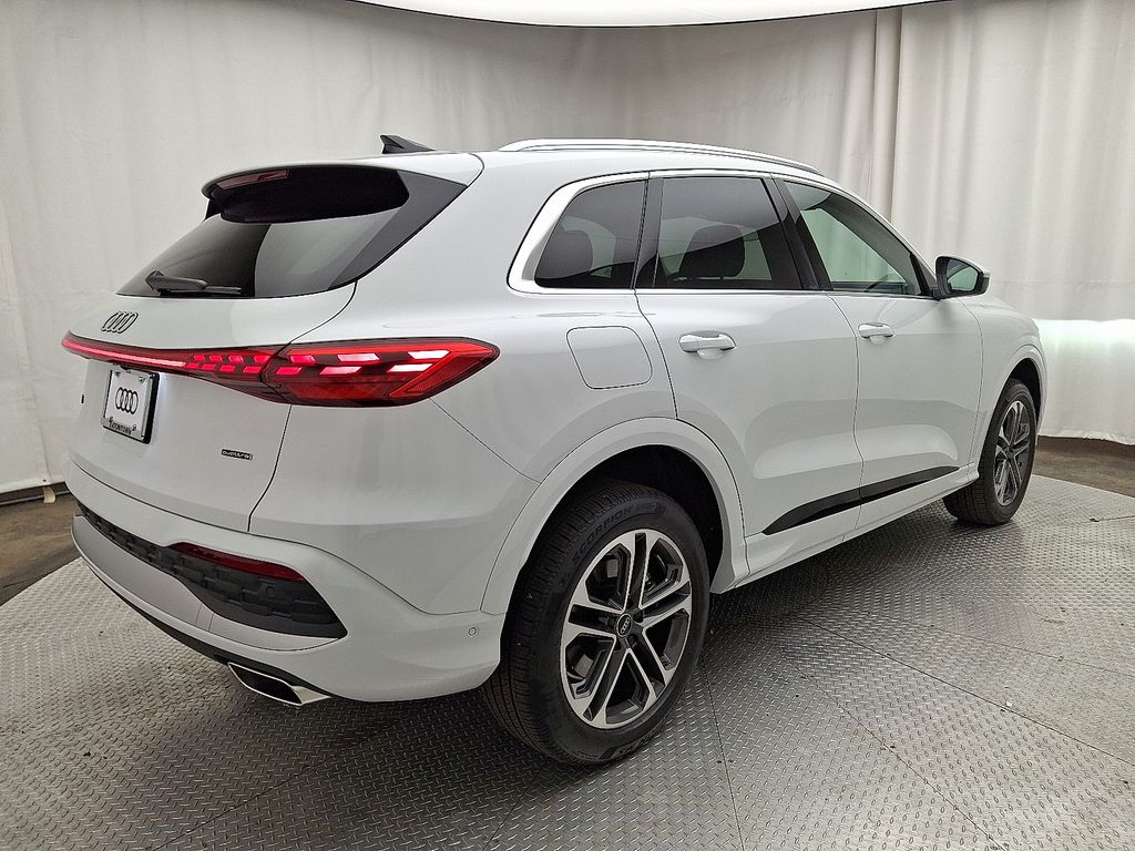 Thumbnail: 2025 Audi Q5 - 3