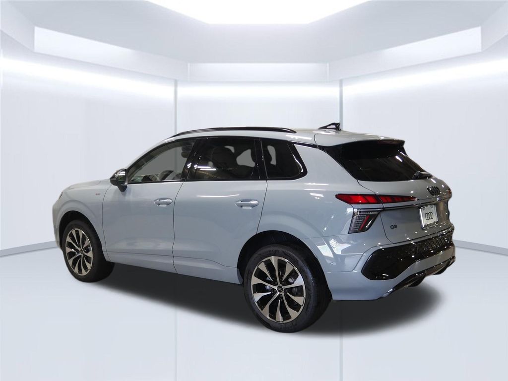 Thumbnail: 2026 Audi Q3 - 3