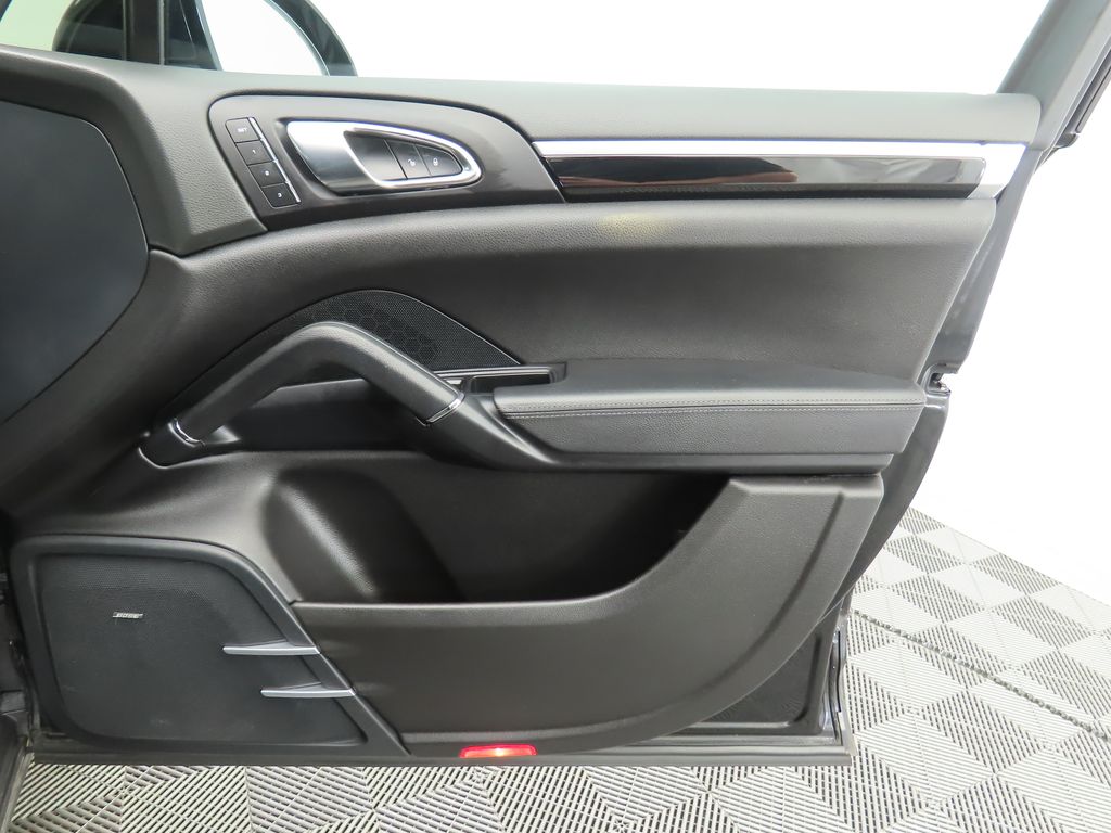 2016 Porsche Cayenne S 25