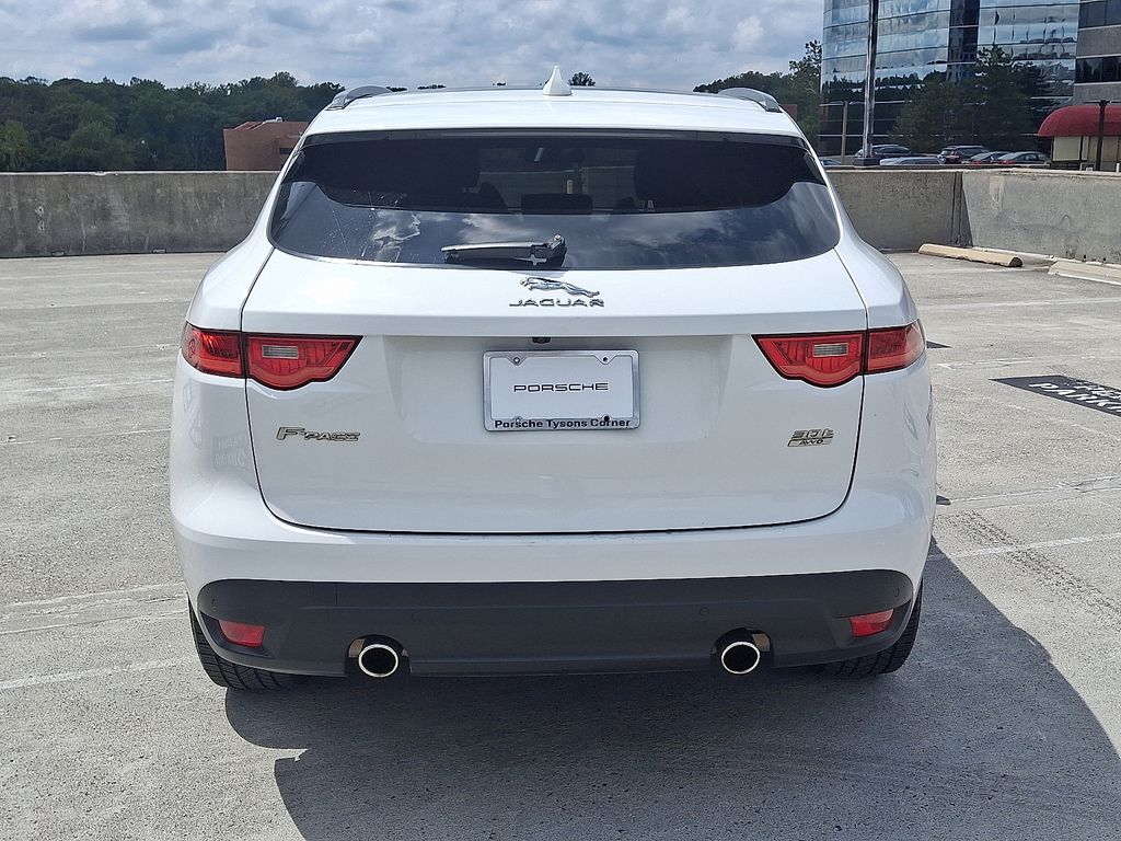 Thumbnail: 2018 Jaguar F-Pace - 9