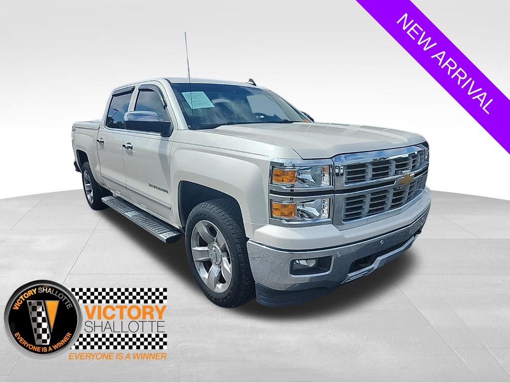 White Diamond Clearcoat 2015 Chevrolet Silverado 1500 Pickup Truck Four-Wheel Drive 6-Speed Automatic Overdrive