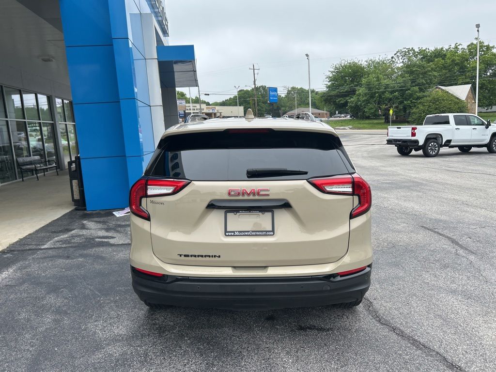 View vehicle photo 5
