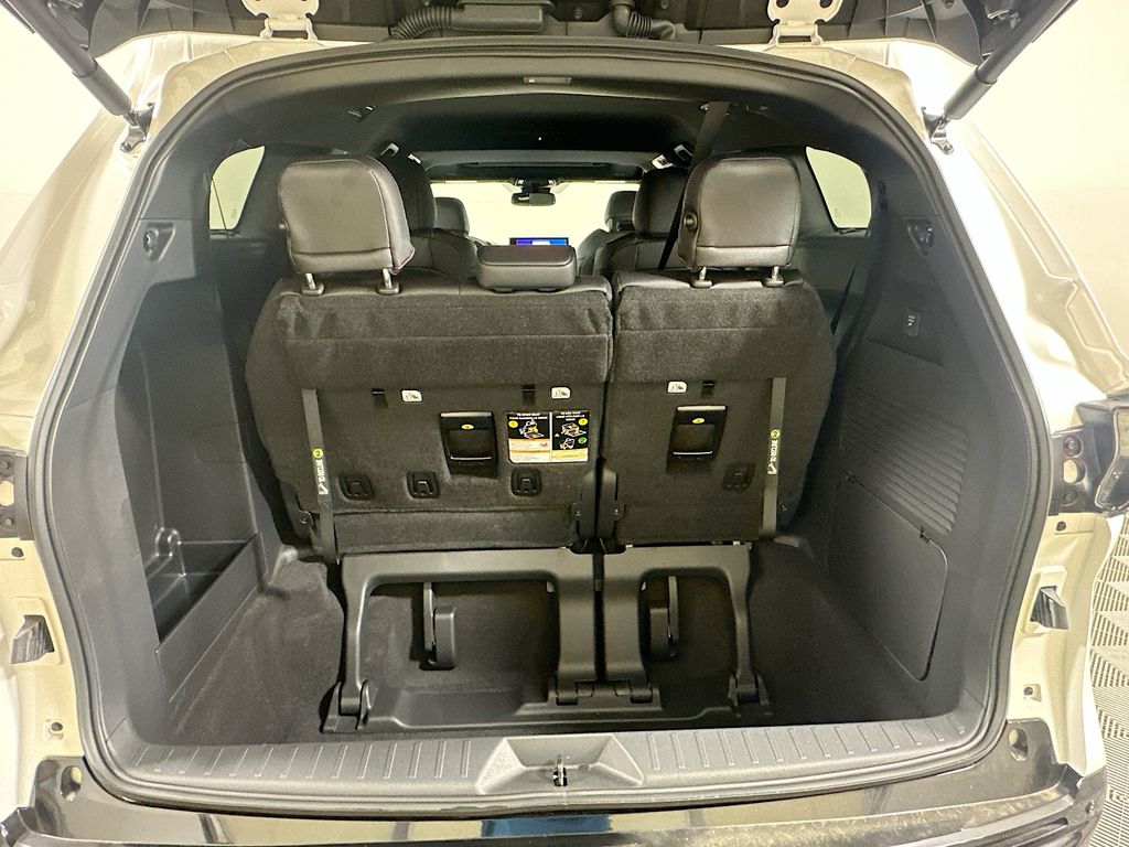 Thumbnail: 2026 Toyota Sienna - 26