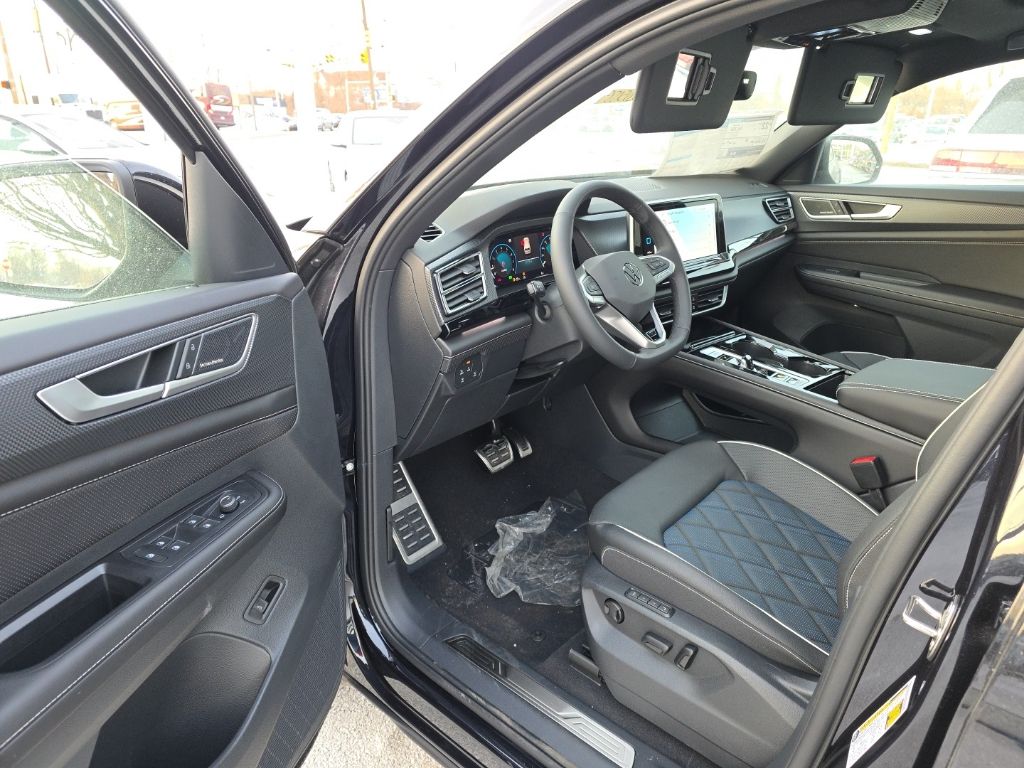2026 Volkswagen Atlas Cross Sport 2.0T SEL Premium R-Line - 9