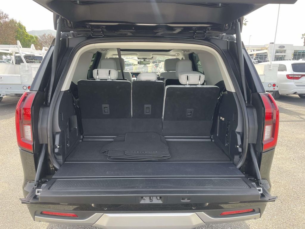 Used 2025 Ford Expedition Platinum 4D Sport Utility