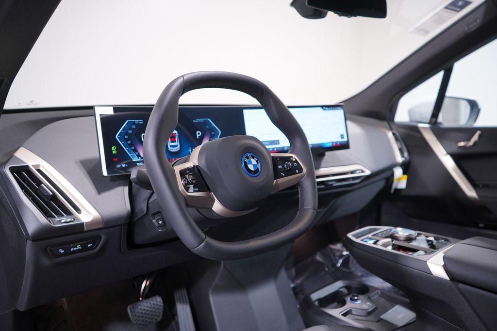 2025 BMW iX xDrive50 6