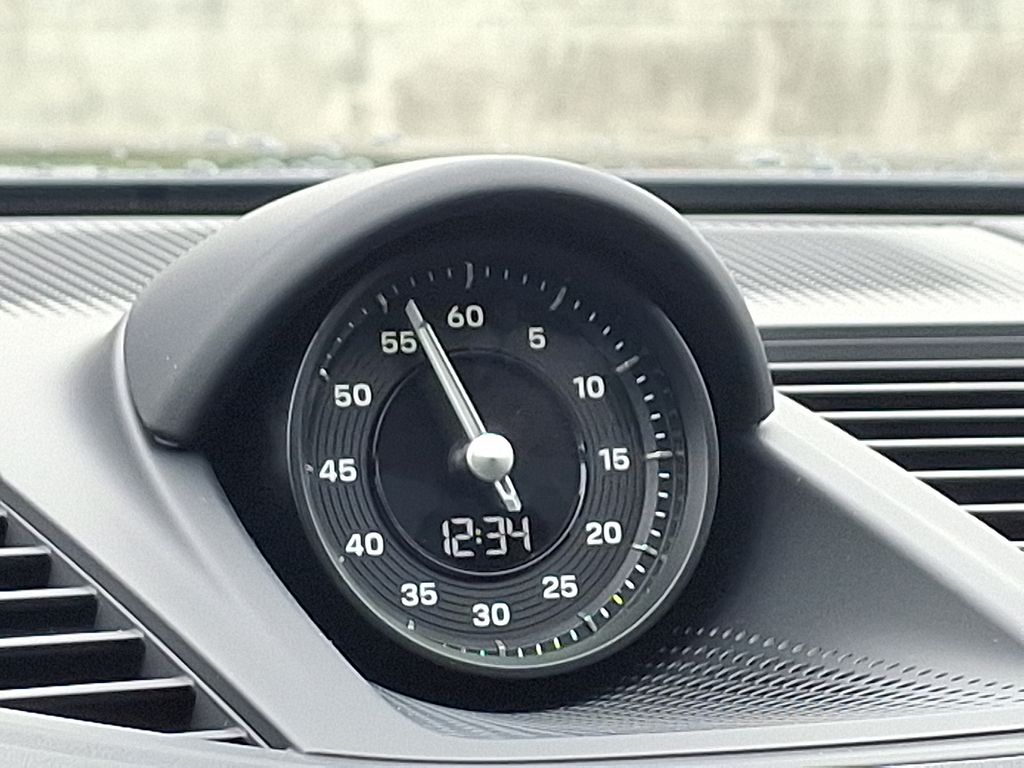 Thumbnail: 2026 Porsche Panamera - 25