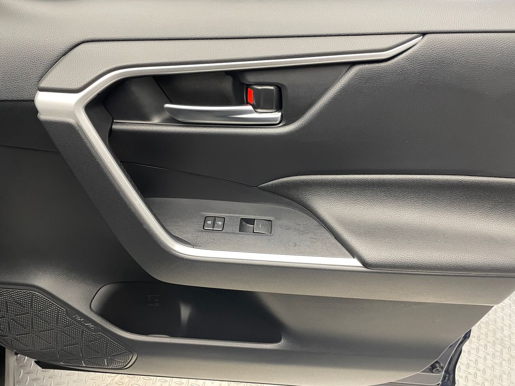 Thumbnail: 2023 Toyota RAV4 - 15