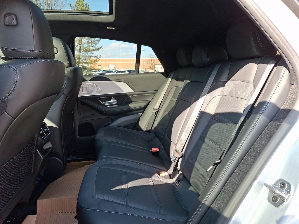 Thumbnail: 2026 Mercedes-Benz GLE - 6