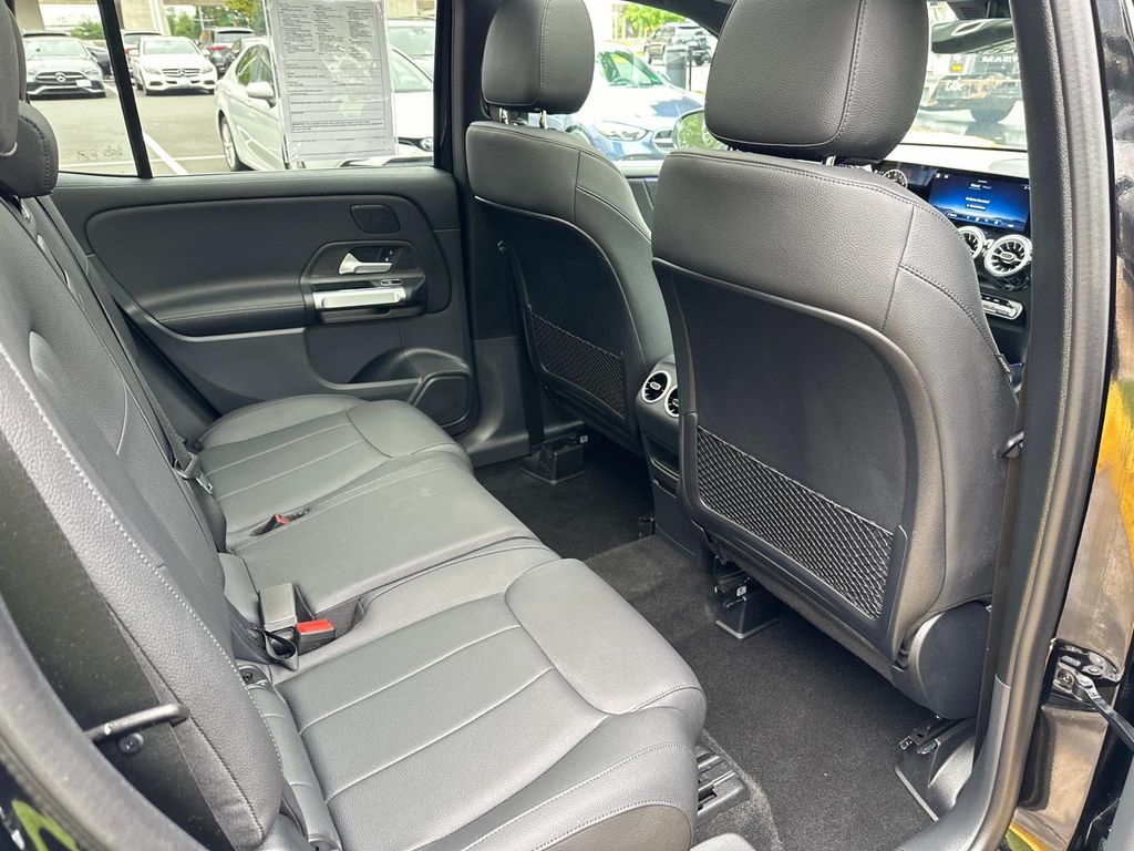 Thumbnail: 2024 Mercedes-Benz GLB - 22