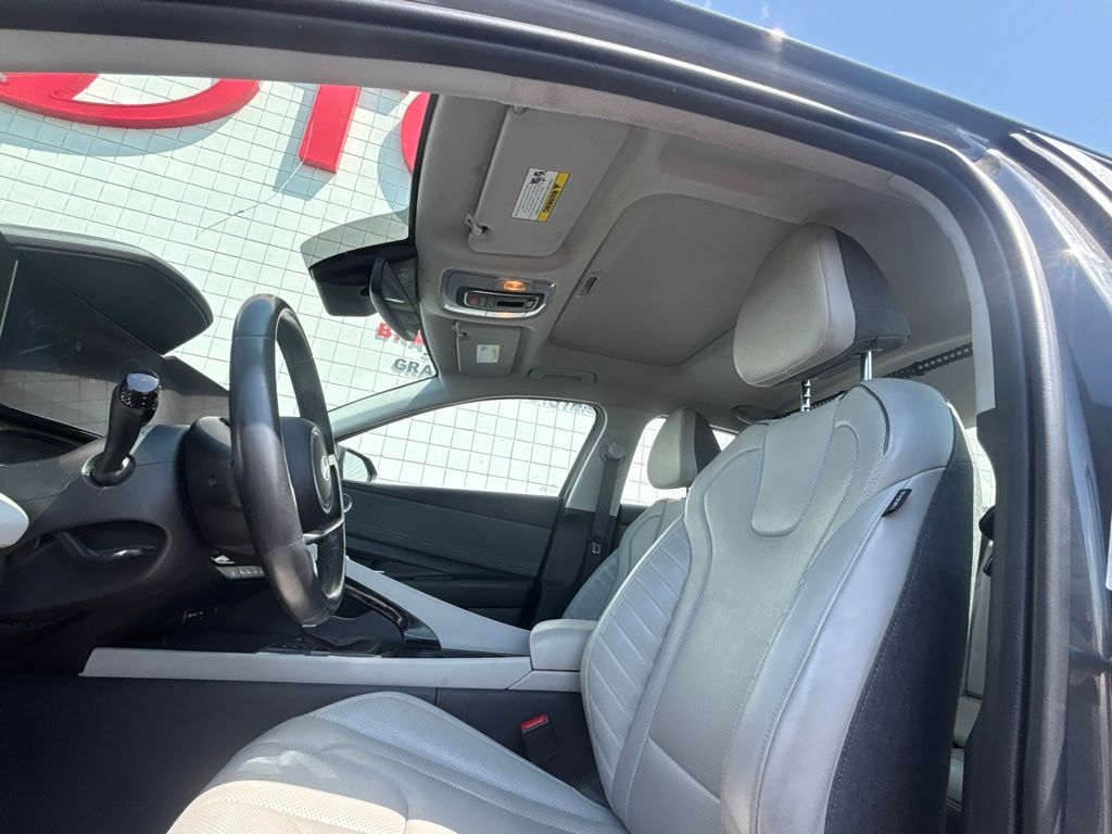 Used 2024 Hyundai Elantra Sedan