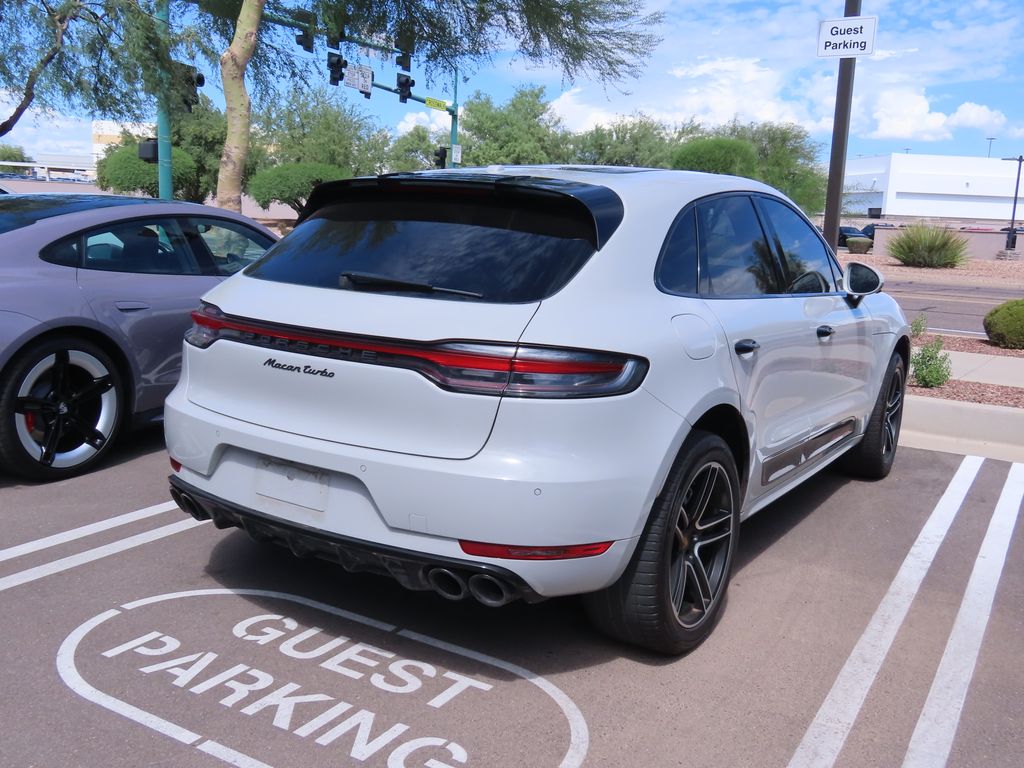 Thumbnail: 2020 Porsche Macan - 3