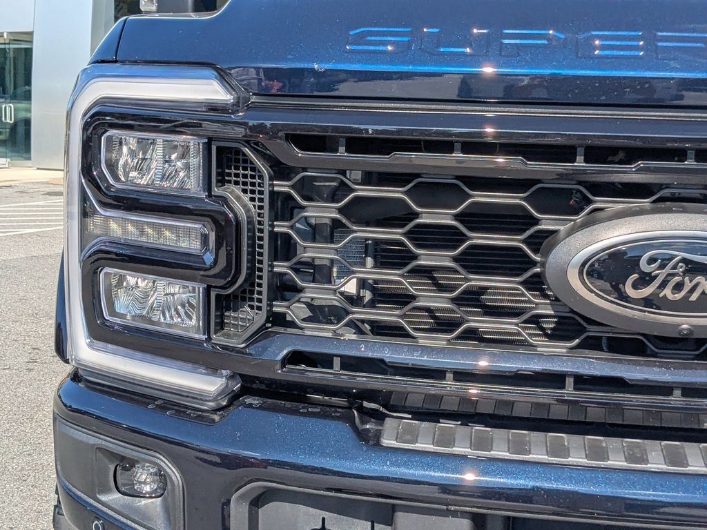 2025 Ford F-250 Super Duty Black Widow
