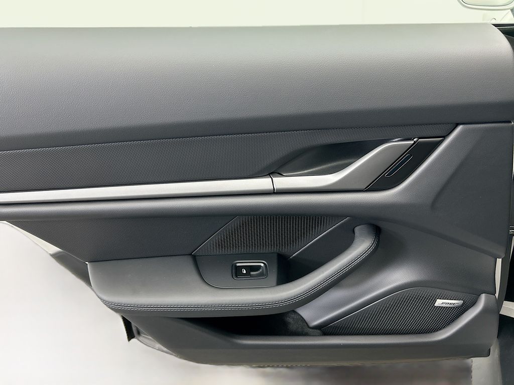 Thumbnail: 2026 Porsche Taycan - 27