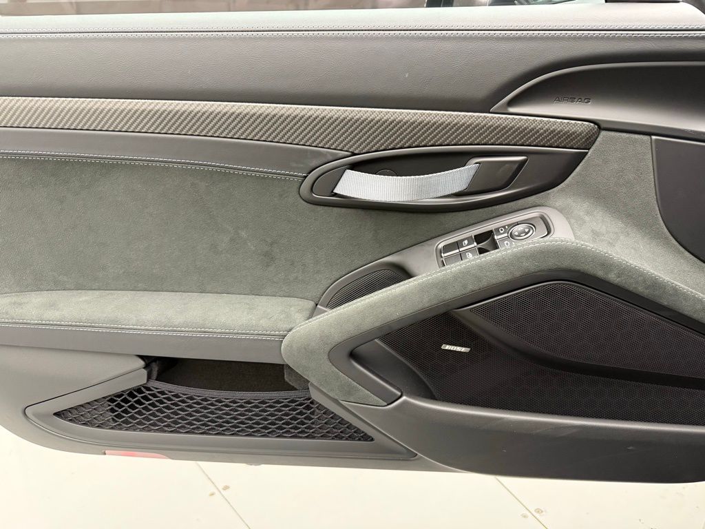 Thumbnail: 2025 Porsche  - 17