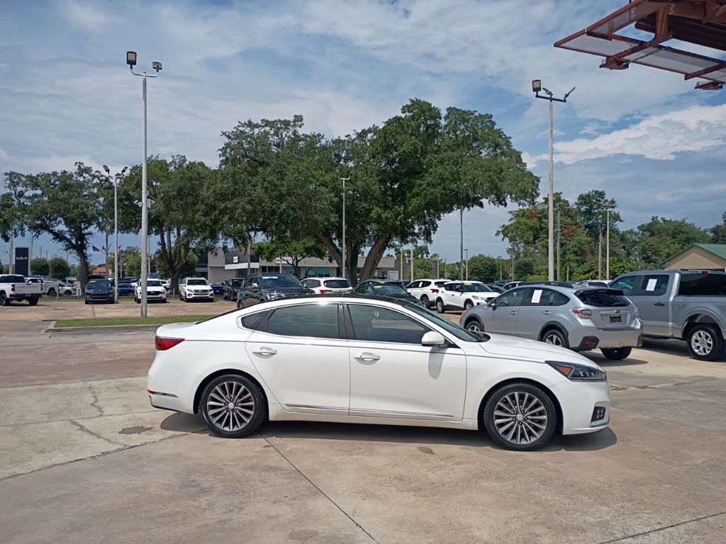 2017 Kia Cadenza Technology