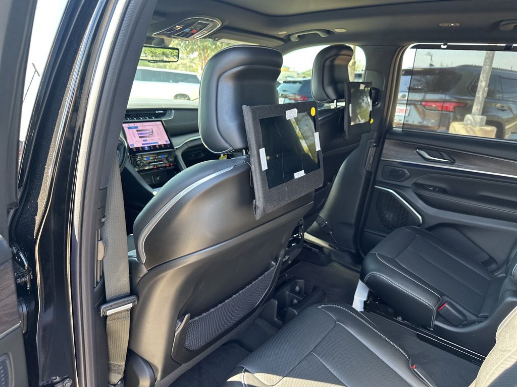 New Car 2025 Jeep Grand Cherokee L  Overland For Sale Under $70,000 In Austin, Texas