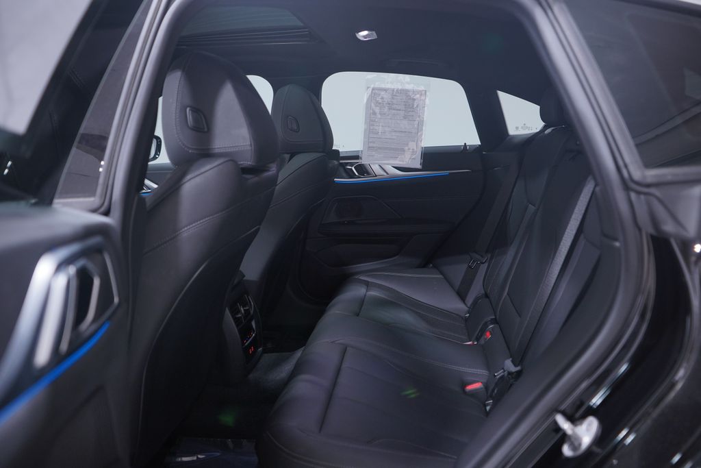 Thumbnail: 2025 BMW i4 - 9