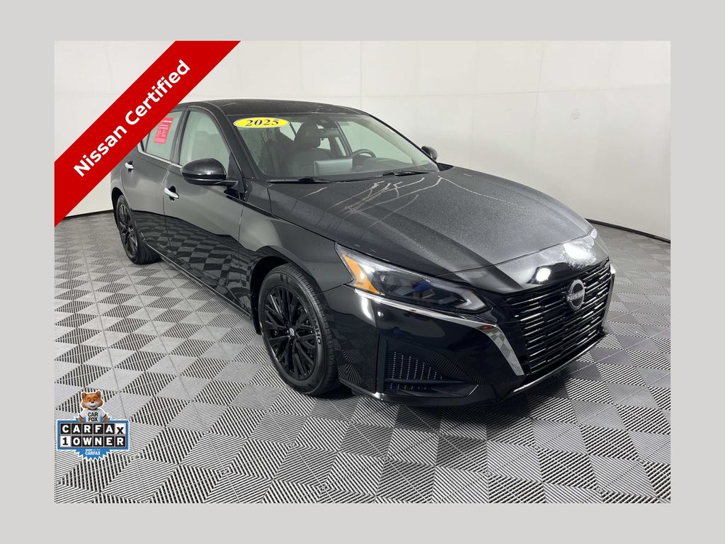 Super Black 2025 Nissan Altima Sedan Front-Wheel Drive Continuously Variable Transmission