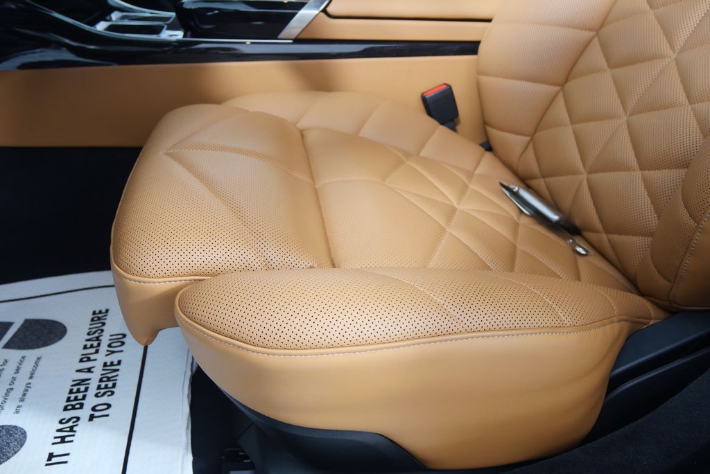 Thumbnail: 2024 BMW 7 Series - 10