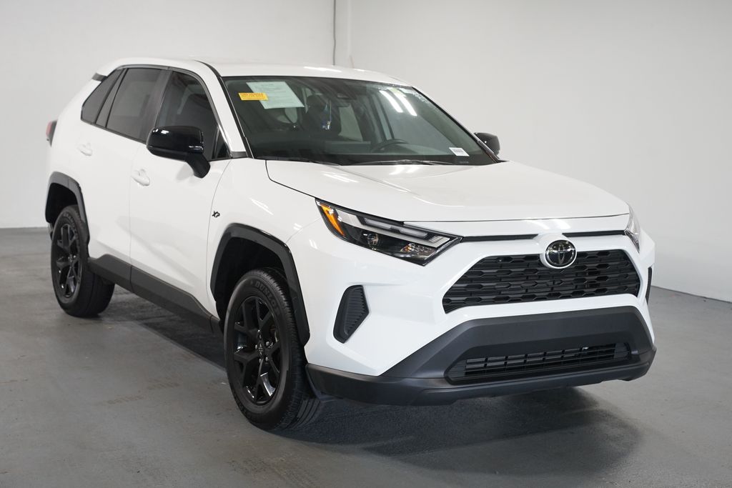 Thumbnail: 2025 Toyota RAV4 - 3