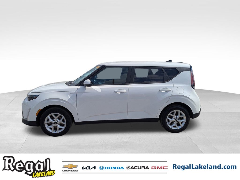 used 2024 Kia Soul car, priced at $14,892
