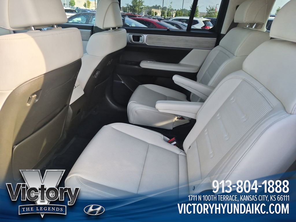 Used 2024 Black Hyundai Calligraphy image 25