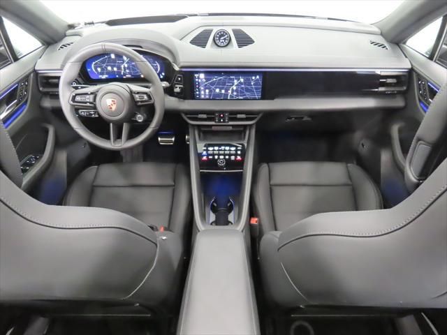 Thumbnail: 2025 Porsche Macan - 16