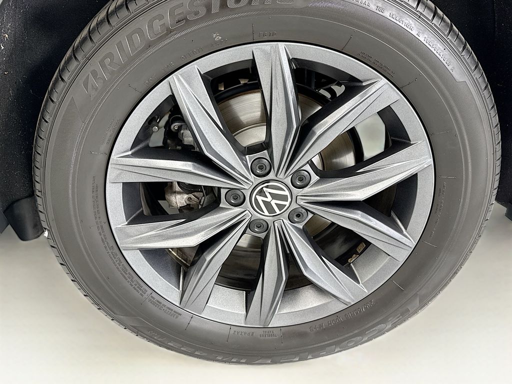 Thumbnail: 2023 Volkswagen Tiguan - 29
