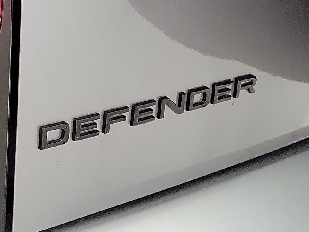 2024 Land Rover Defender 130 18