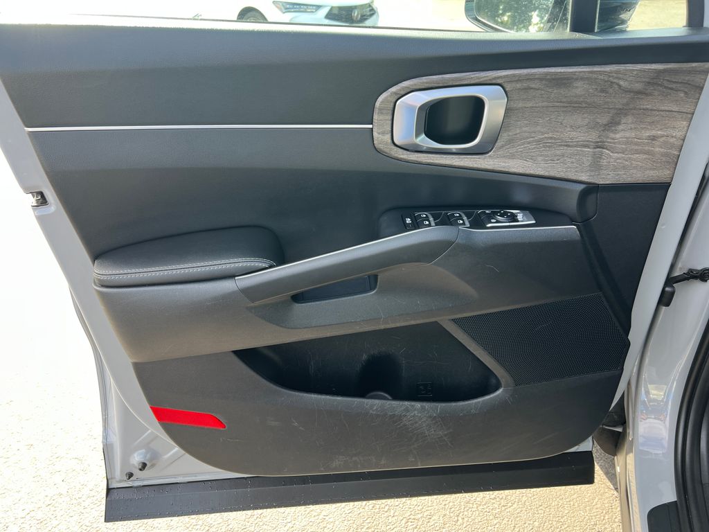 Thumbnail: 2022 Kia Sorento - 12