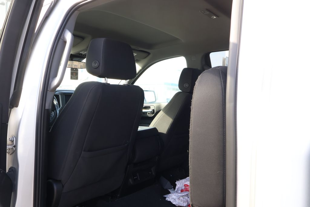 Thumbnail: 2022 Chevrolet Silverado 1500 - 32