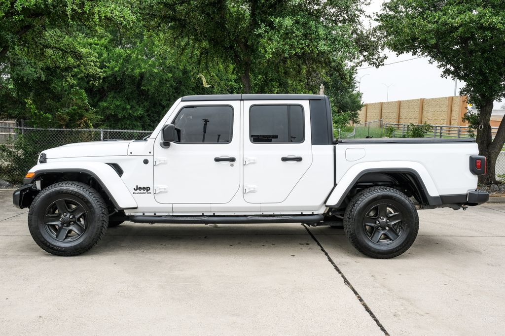 used 2022 Jeep Gladiator car, priced at $28,382