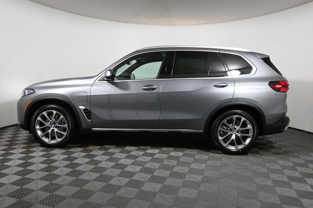 Thumbnail: 2026 BMW X5 - 2