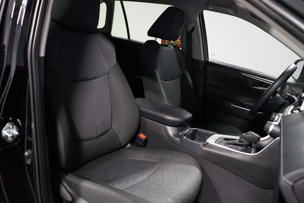 Thumbnail: 2025 Toyota RAV4 - 28