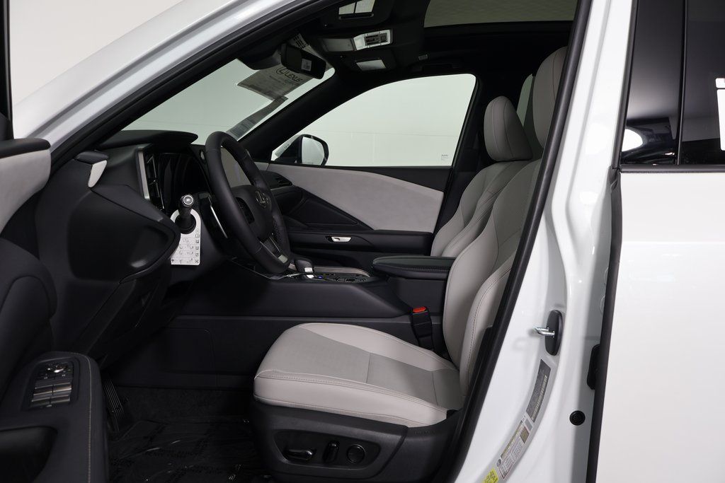 Thumbnail: 2026 Lexus TX - 5