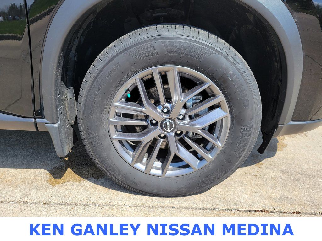 2025 Nissan Rogue S photo