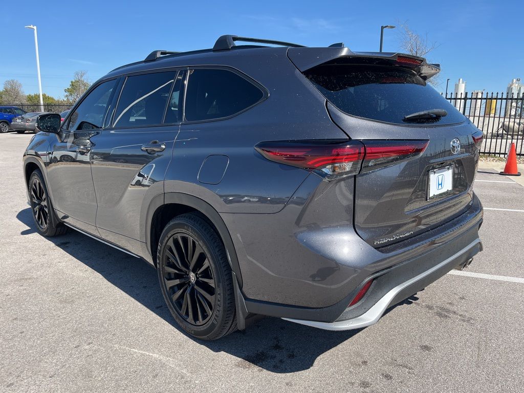 Thumbnail: 2024 Toyota Highlander - 6