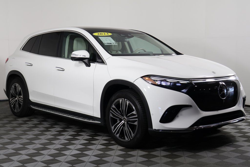 Thumbnail: 2023 Mercedes-Benz EQS - 3