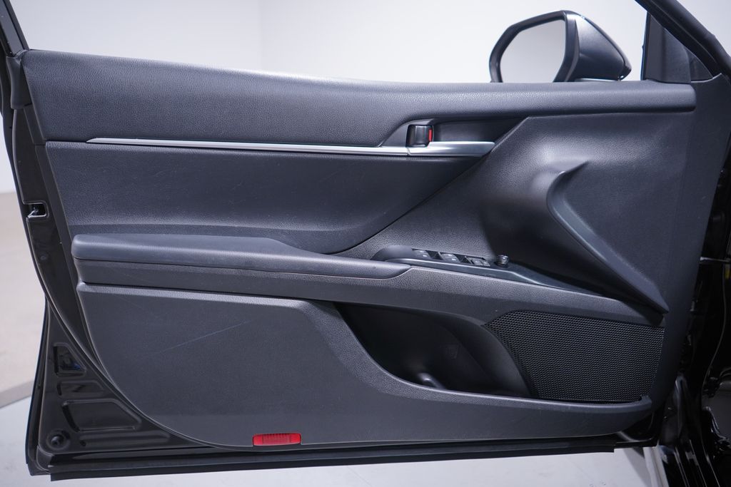 Thumbnail: 2020 Toyota Camry - 15