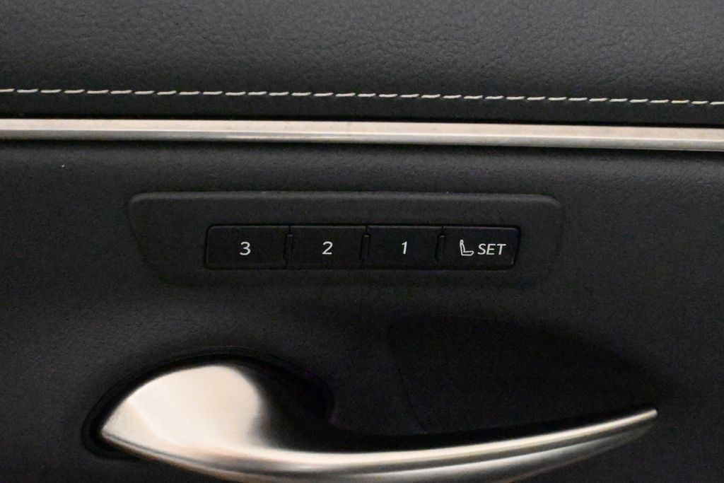 2020 Lexus ES Hybrid 300h 31