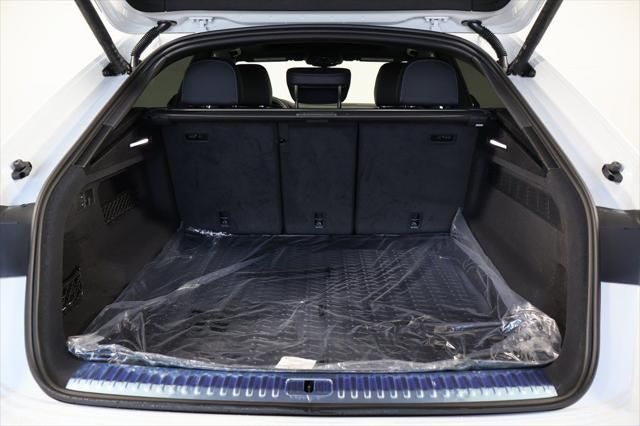 Thumbnail: 2026 Audi Q8 - 8