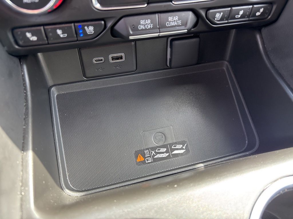 Used 2024 Black Chevrolet High Country image 41